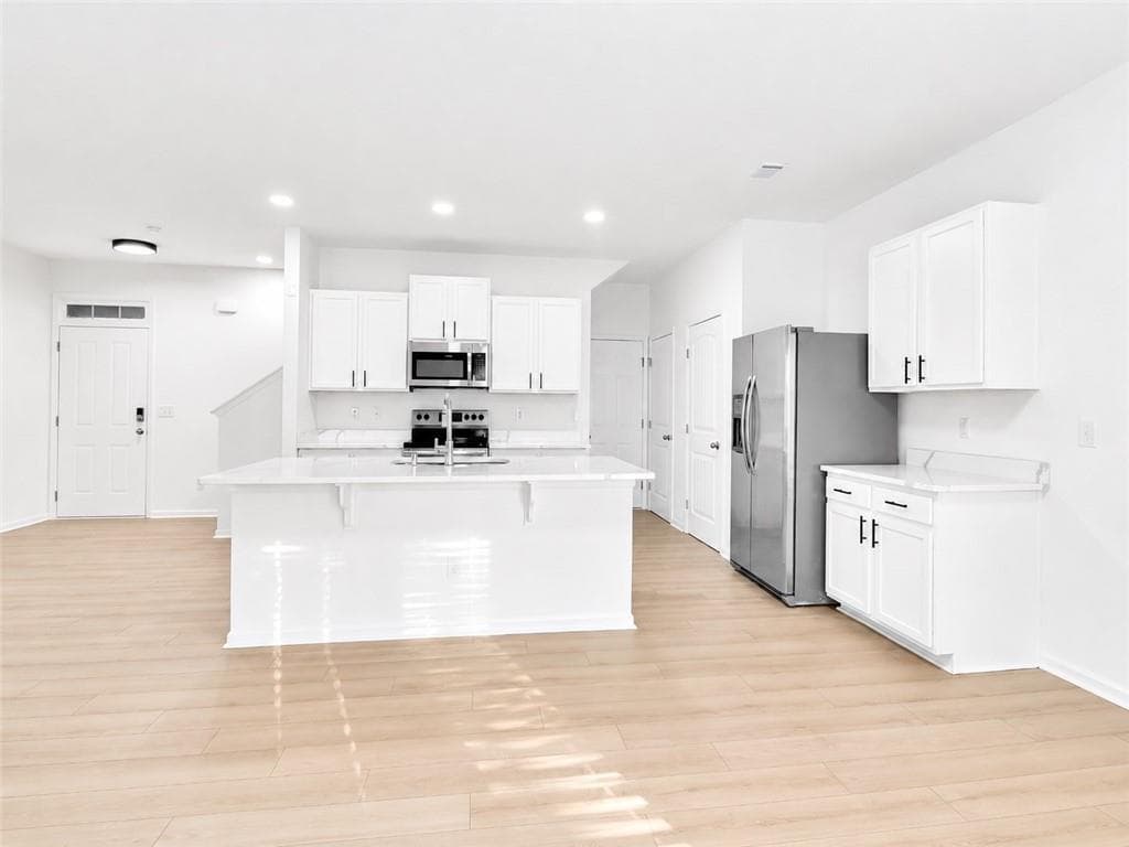 4 bedroom, 3 bathroom, 1,927 sq ft single family residence for sale at 418 Lake Ridge Lane, Fairburn, GA 30213 — photo 3