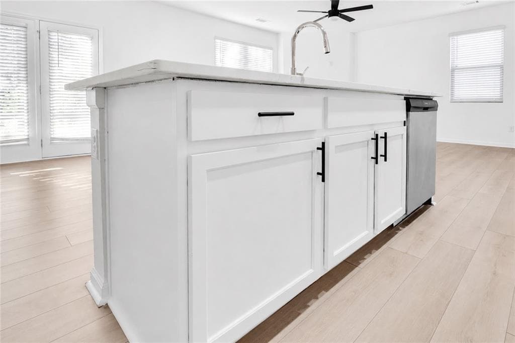 4 bedroom, 3 bathroom, 1,927 sq ft single family residence for sale at 418 Lake Ridge Lane, Fairburn, GA 30213 — photo 6