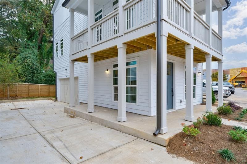 3 bedroom, 4 bathroom, 2,000 sq ft single family residence for rent at 40 Becker Place, Atlanta, GA 30307 for $3,700 a month — photo 2
