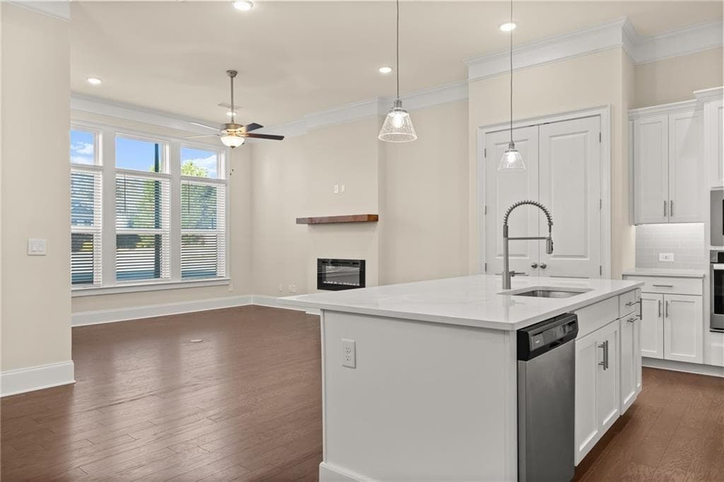 3 bedroom, 3 bathroom, 2,057 sq ft single family residence for rent at 136 Village Green Avenue, Woodstock, GA 30189 for $3,000 a month — photo 4