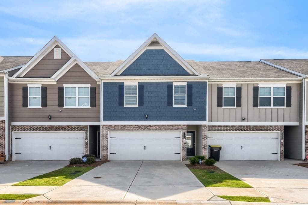 3 bedroom, 3 bathroom, 1,528 sq ft townhouse for sale at 11694 Chatham Drive, Hampton, GA 30228