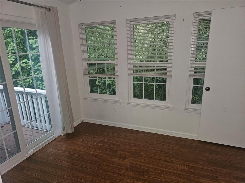 2 bedroom, 2 bathroom, 1,150 sq ft condominium for sale at 1909 Brian Way, Decatur, GA 30033 — photo 4