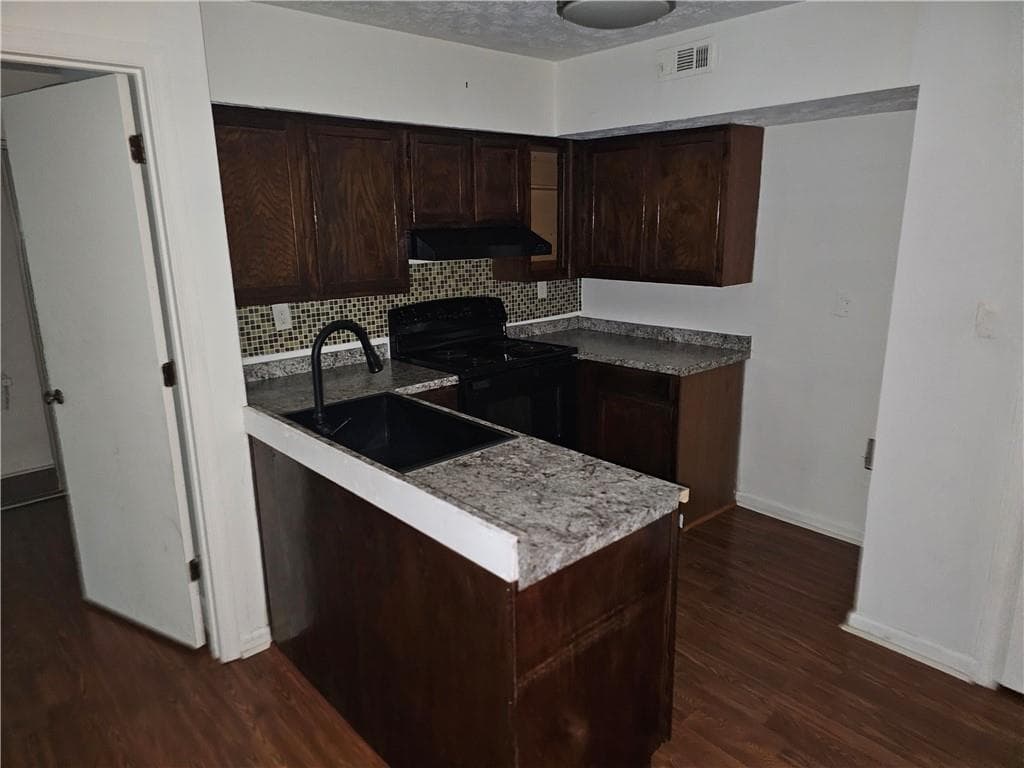2 bedroom, 2 bathroom, 1,150 sq ft condominium for sale at 1909 Brian Way, Decatur, GA 30033 — photo 5