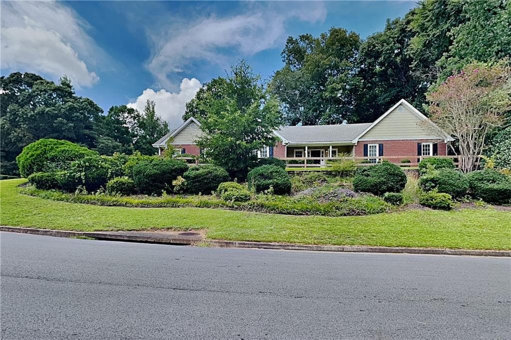 3 bedroom, 2 bathroom, 2,601 sq ft single family residence for rent at 2630 Amber Creek Drive, Douglasville, GA 30135 for $2,095 a month — photo 1 of 19