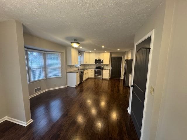 3 bedroom, 3 bathroom, 1,692 sq ft single family residence under contract at 1129 Guernsey Drive, Lawrenceville, GA 30043 — photo 6