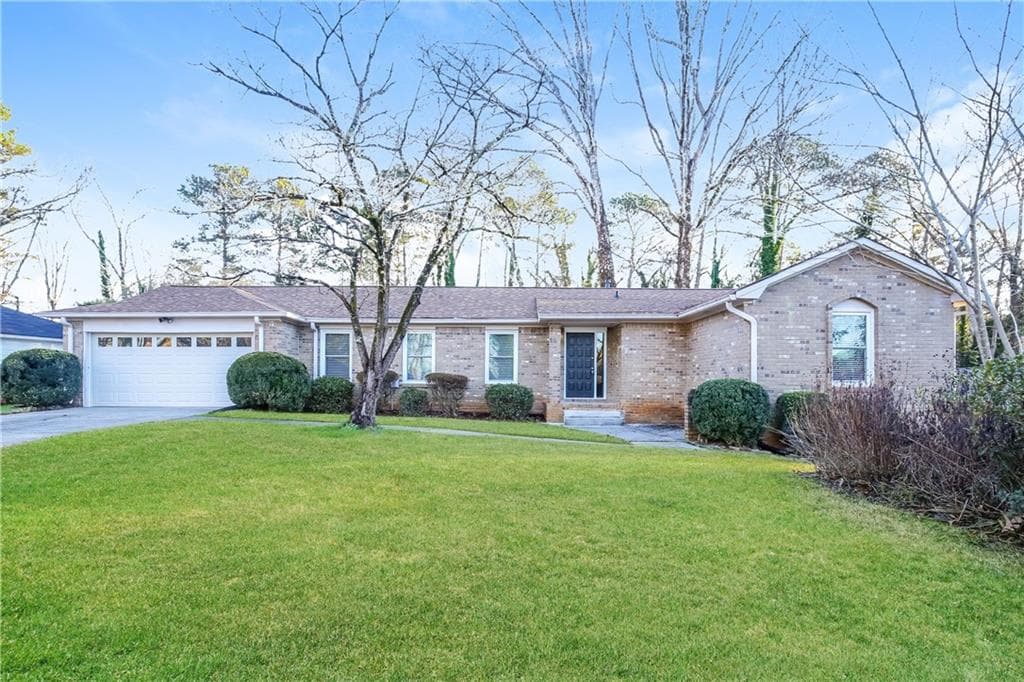 3 bedroom, 2 bathroom, 2,752 sq ft single family residence for sale at 282 Somerset Court, Lawrenceville, GA 30044