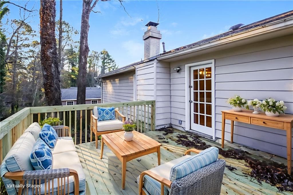 3 bedroom, 2 bathroom, 2,752 sq ft single family residence for sale at 282 Somerset Court, Lawrenceville, GA 30044 — photo 3