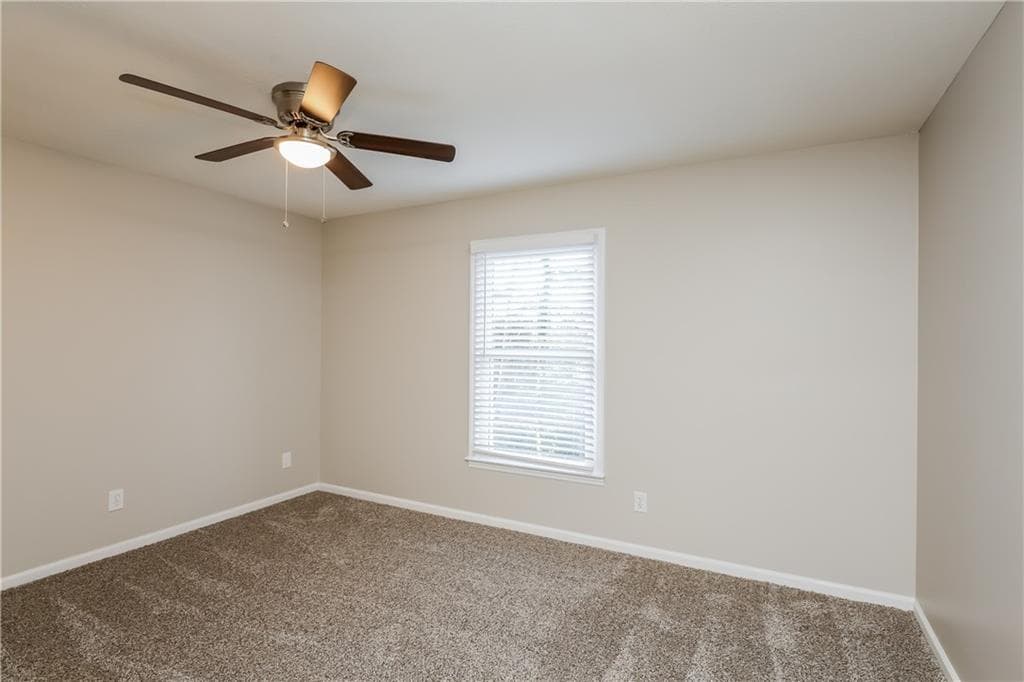 3 bedroom, 2 bathroom, 2,752 sq ft single family residence for sale at 282 Somerset Court, Lawrenceville, GA 30044 — photo 10
