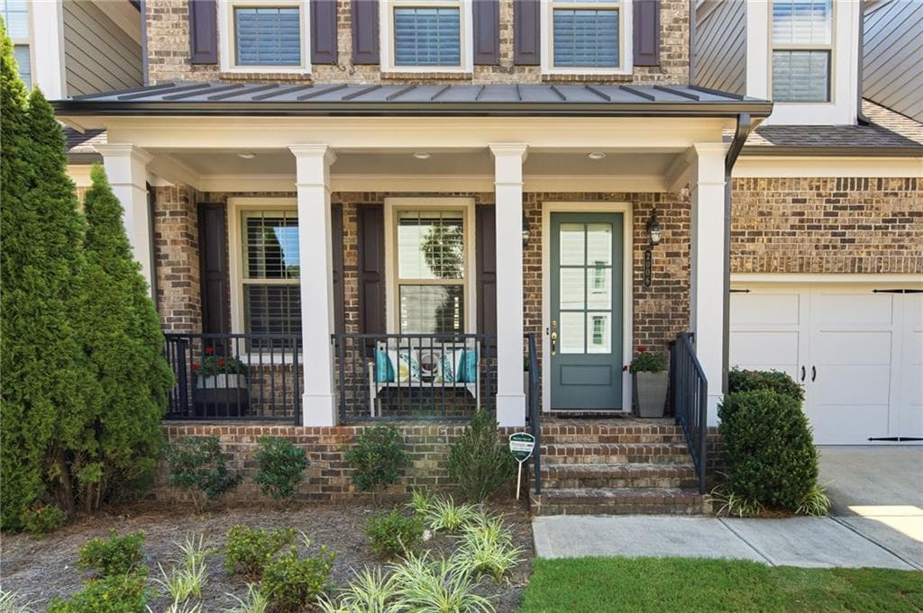 4 bedroom, 5 bathroom, 5,000 sq ft townhouse under contract at 2006 Heyward Way, Alpharetta, GA 30009 — photo 2