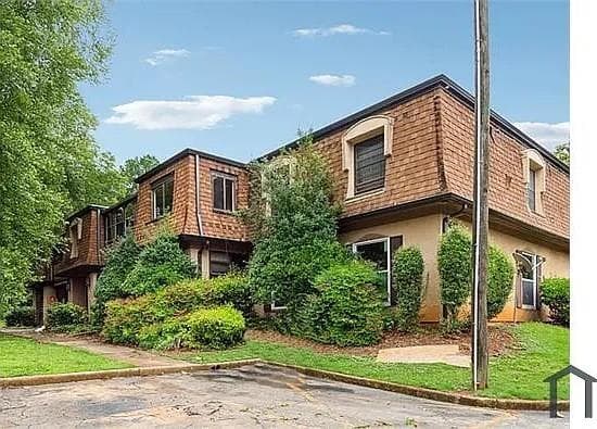 3 bedroom, 2 bathroom, 1,628 sq ft home for sale at 2920 Parc Lorraine, Lithonia, GA