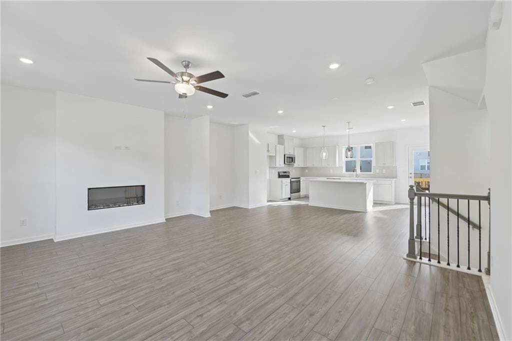 3 bedroom, 4 bathroom, 1,997 sq ft townhouse under contract at 96 Epperly Way, Tucker, GA 30084 — photo 8