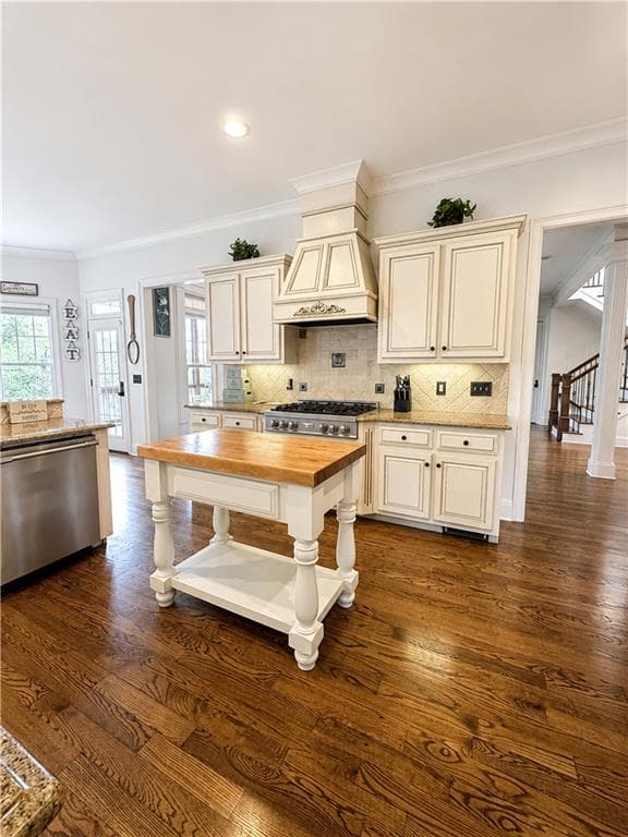 5 bedroom, 5 bathroom, 5,547 sq ft single family residence for sale at 1040 Madison Lakes Parkway, Madison, GA 30650 — photo 6