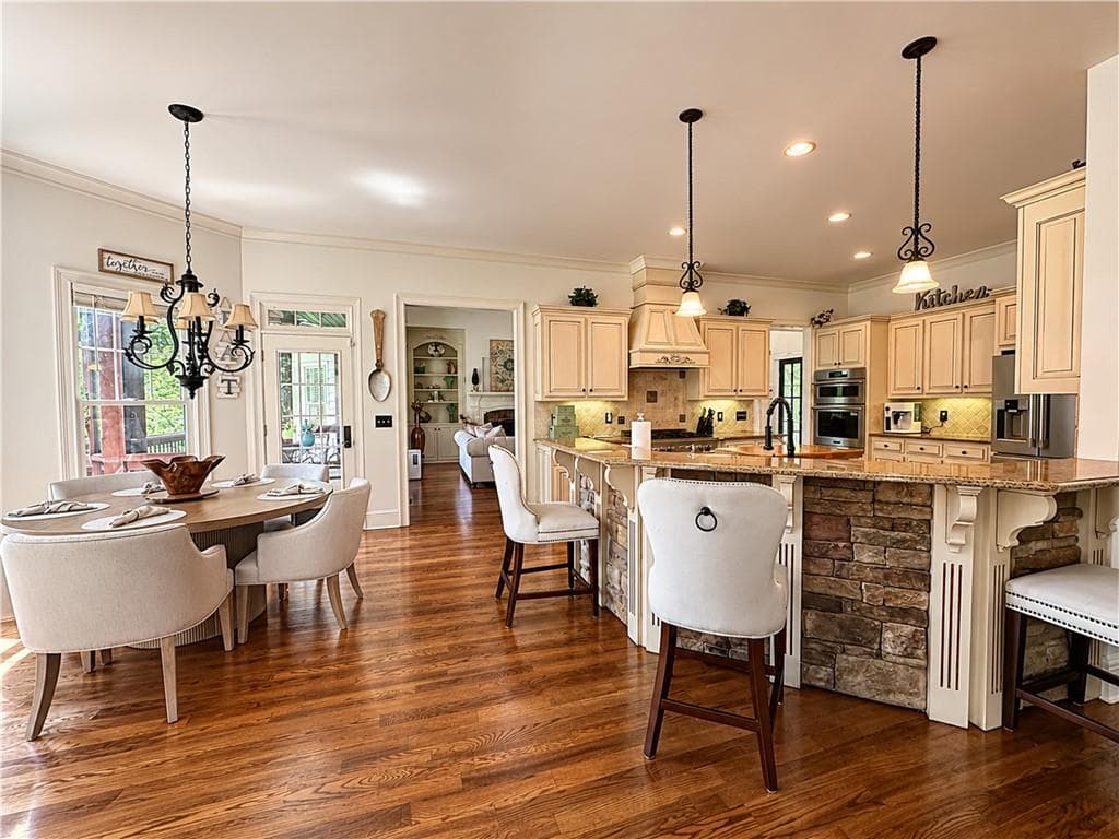 5 bedroom, 5 bathroom, 5,547 sq ft single family residence for sale at 1040 Madison Lakes Parkway, Madison, GA 30650 — photo 8