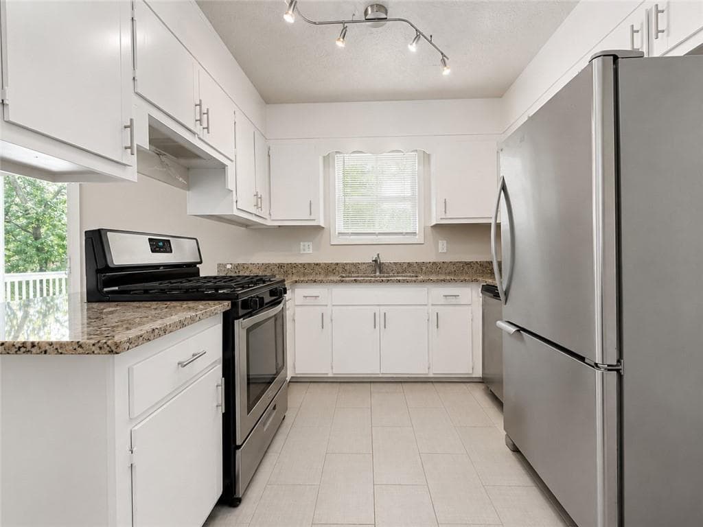 4 bedroom, 2 bathroom, 1,250 sq ft single family residence for rent at 128 Mark Lane, Smyrna, GA 30082 for $2,290 a month — photo 6