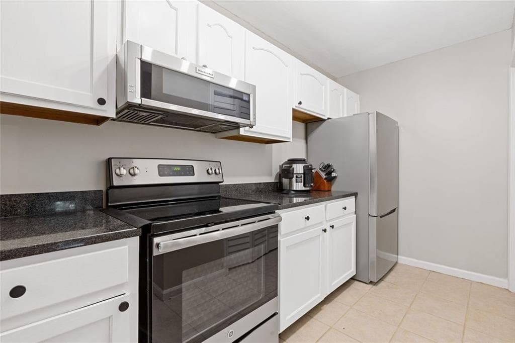 2 bedroom, 2 bathroom, 1,165 sq ft condominium for sale at 970 Sidney Marcus Boulevard 1404, Atlanta, GA 30324 — photo 7