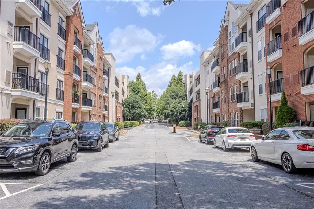 1 bedroom, 1 bathroom, 752 sq ft condominium for rent at 1850 Cotillion Drive 1116, Atlanta, GA 30338 for $1,650 a month — photo 3