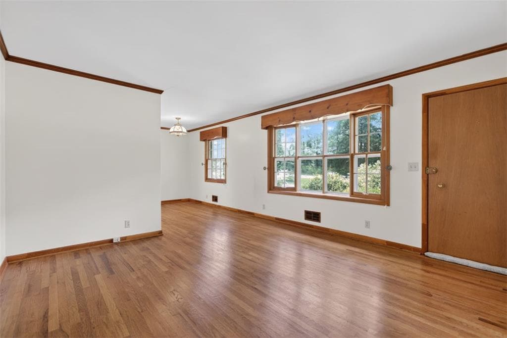 3 bedroom, 2 bathroom, 1,350 sq ft single family residence under contract at 442 Stonewood Drive, Stone Mountain, GA 30087 — photo 6