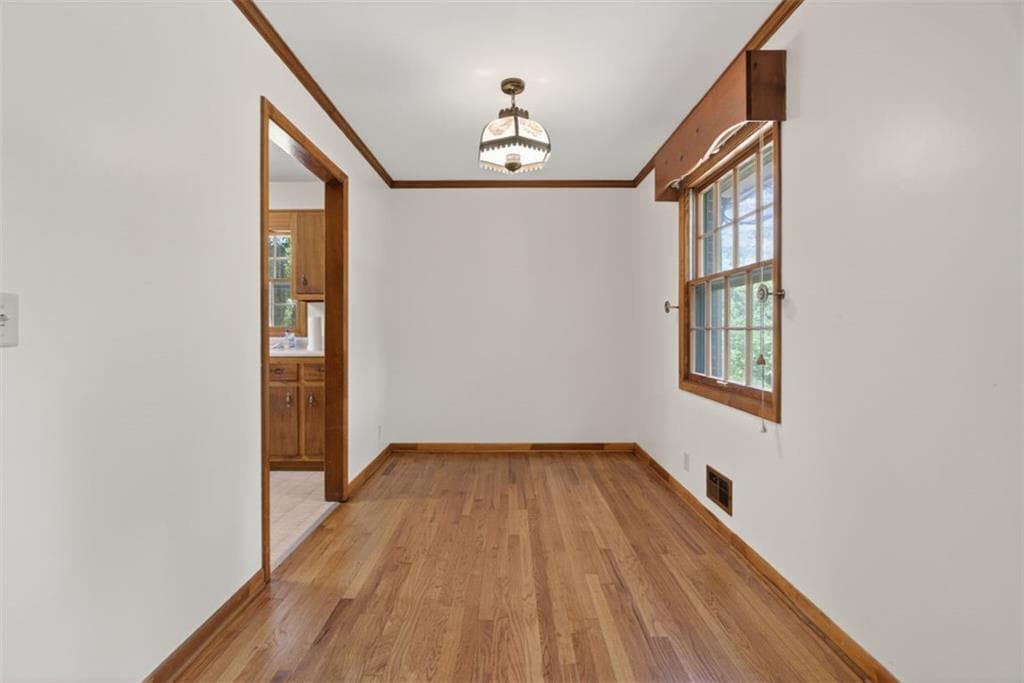 3 bedroom, 2 bathroom, 1,350 sq ft single family residence under contract at 442 Stonewood Drive, Stone Mountain, GA 30087 — photo 8