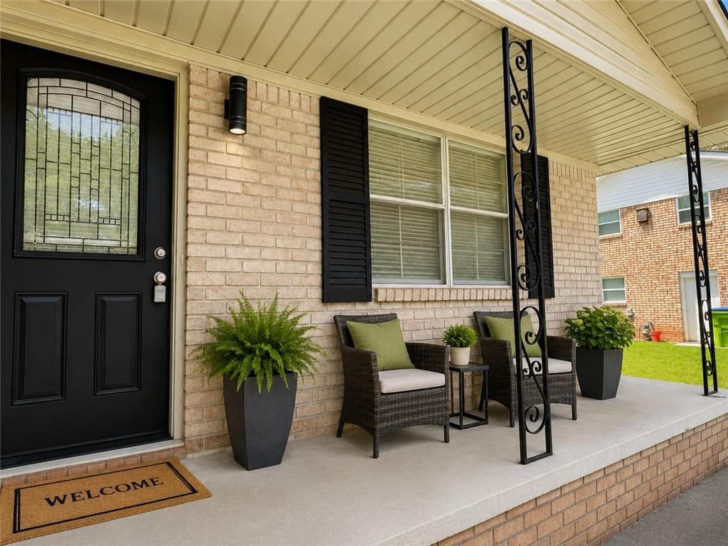 4 bedroom, 2 bathroom, 1,250 sq ft single family residence for rent at 128 Mark Lane, Smyrna, GA 30082 for $2,290 a month — photo 3