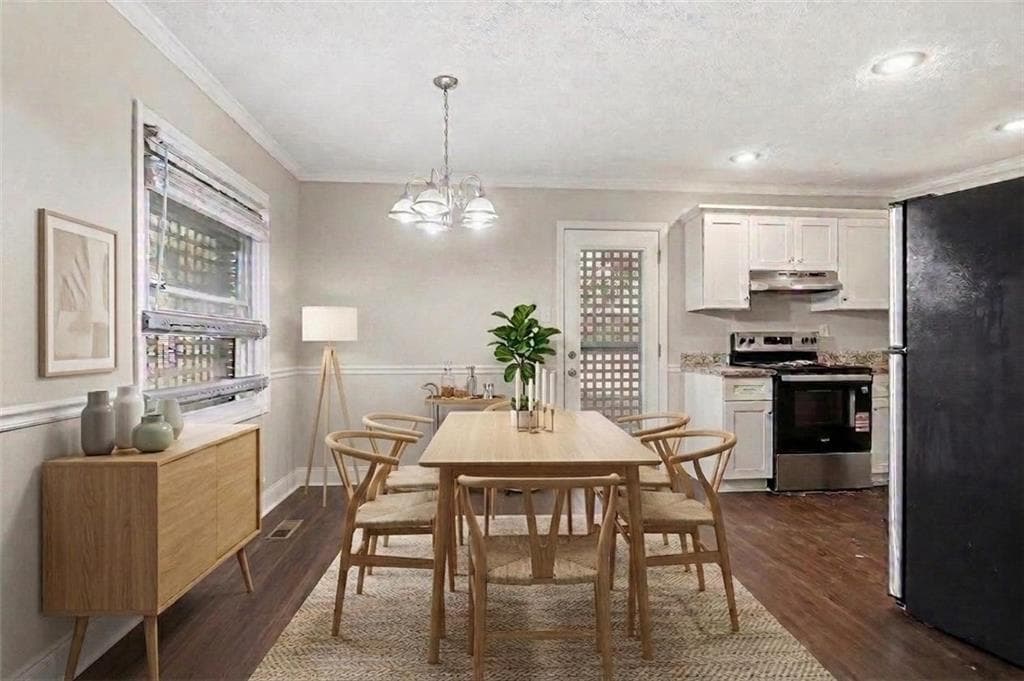 3 bedroom, 2 bathroom, 1,354 sq ft single family residence for sale at 3435 Misty Valley Road, Decatur, GA 30032 — photo 5