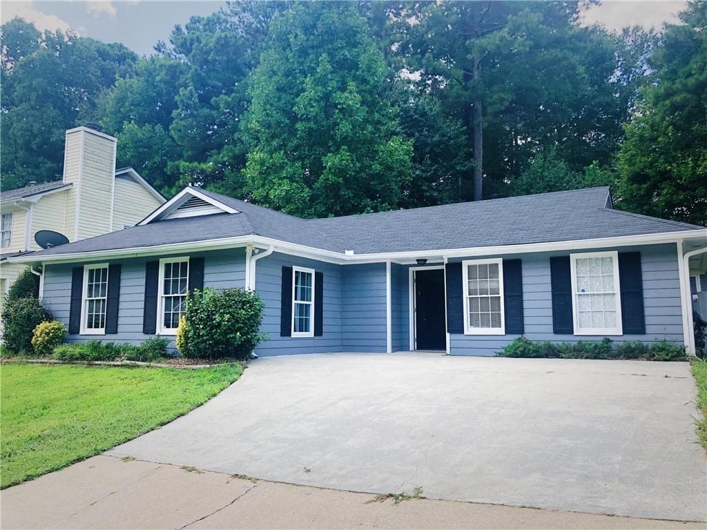 4 bedroom, 2 bathroom, 1,312 sq ft single family residence for rent at 5306 Rails Way, Norcross, GA 30071 for $2,100 a month — photo 1 of 21