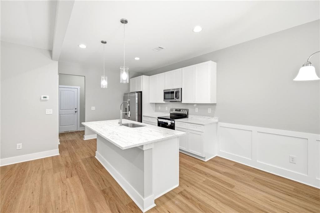3 bedroom, 3 bathroom, 1,894 sq ft single family residence for sale at 318 Stonington Drive, Mount Airy, GA 30563 — photo 8