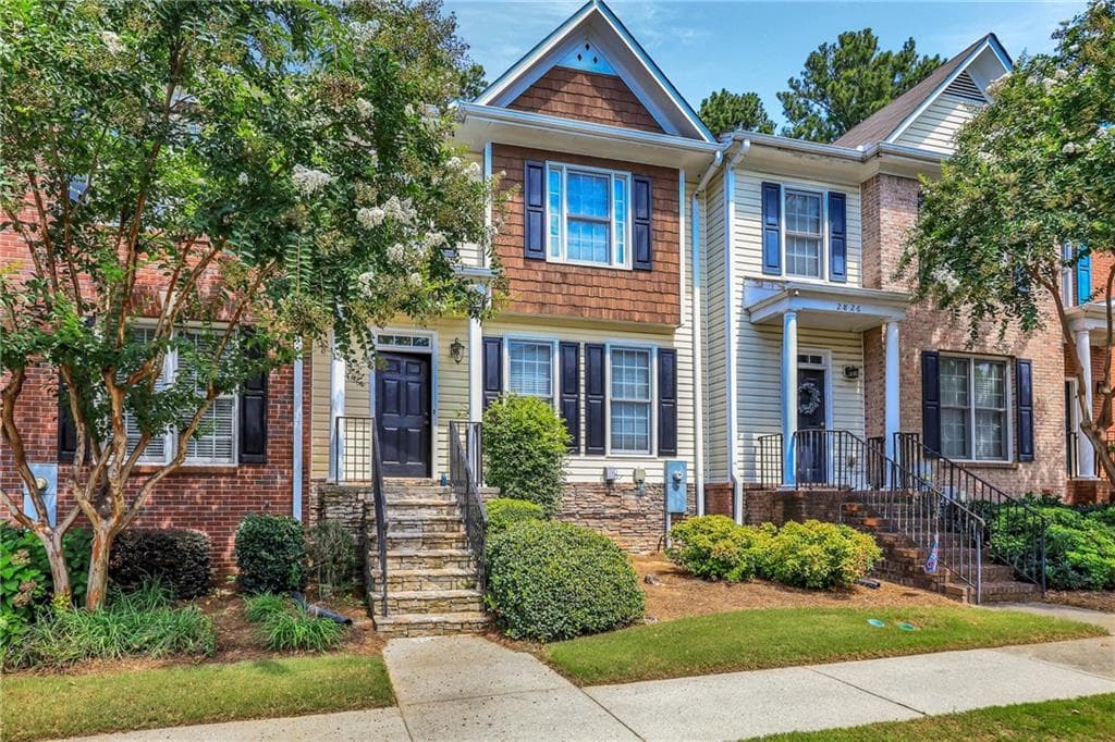 4 bedroom, 4 bathroom, 2,038 sq ft townhouse for sale at 2828 Langford Commons Drive, Norcross, GA 30071 — photo 2