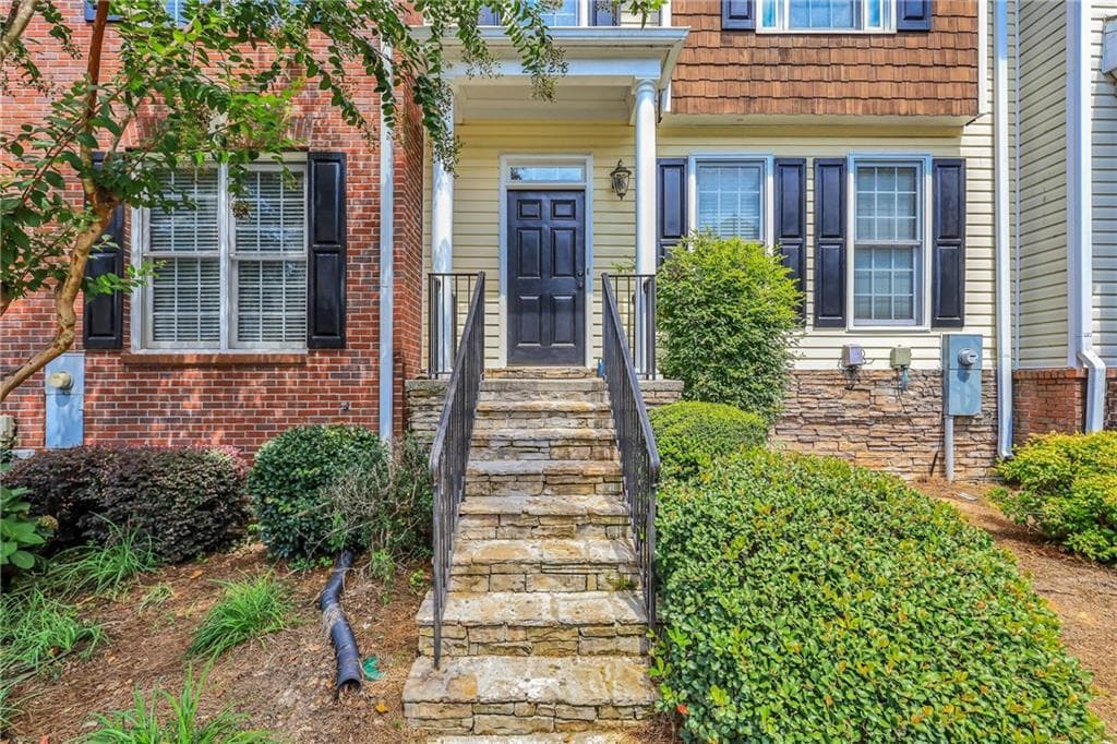 4 bedroom, 4 bathroom, 2,038 sq ft townhouse for sale at 2828 Langford Commons Drive, Norcross, GA 30071 — photo 4