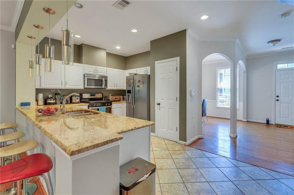 4 bedroom, 4 bathroom, 2,038 sq ft townhouse for sale at 2828 Langford Commons Drive, Norcross, GA 30071 — photo 7