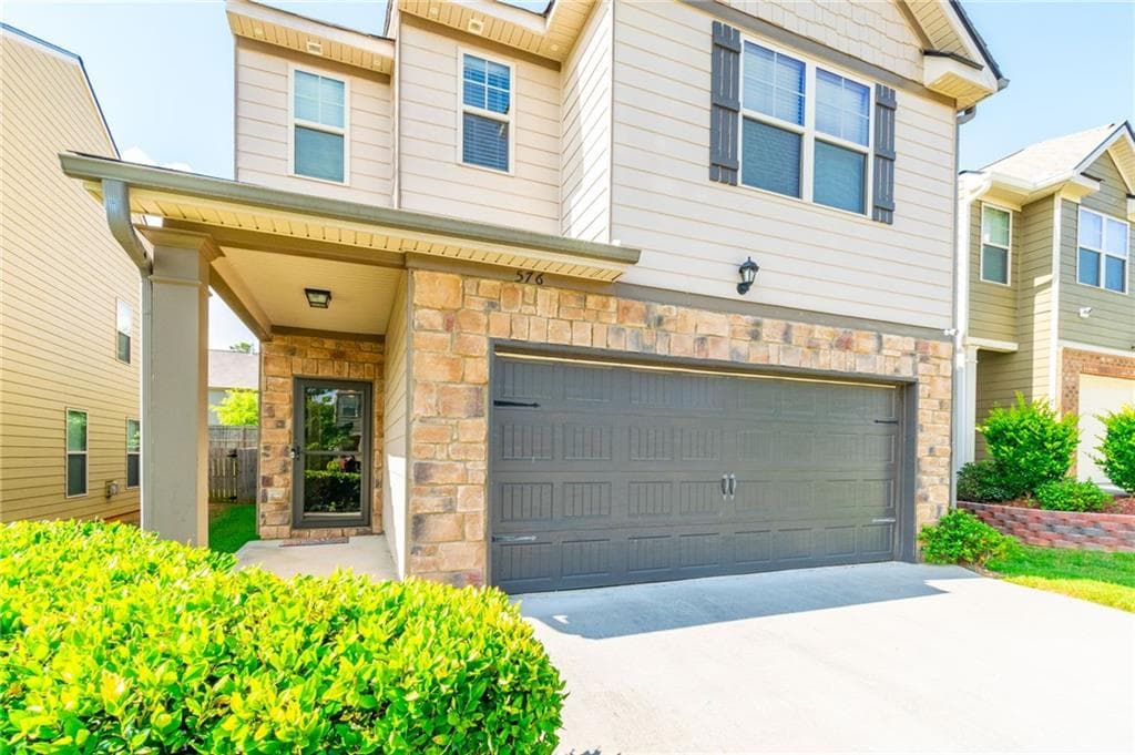 3 bedroom, 3 bathroom, 1,970 sq ft single family residence for rent at 576 Dasheill Lane, Atlanta, GA 30349 for $3,500 a month — photo 4