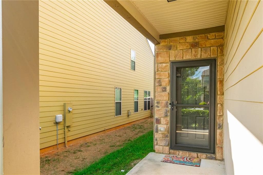 3 bedroom, 3 bathroom, 1,970 sq ft single family residence for rent at 576 Dasheill Lane, Atlanta, GA 30349 for $3,500 a month — photo 5