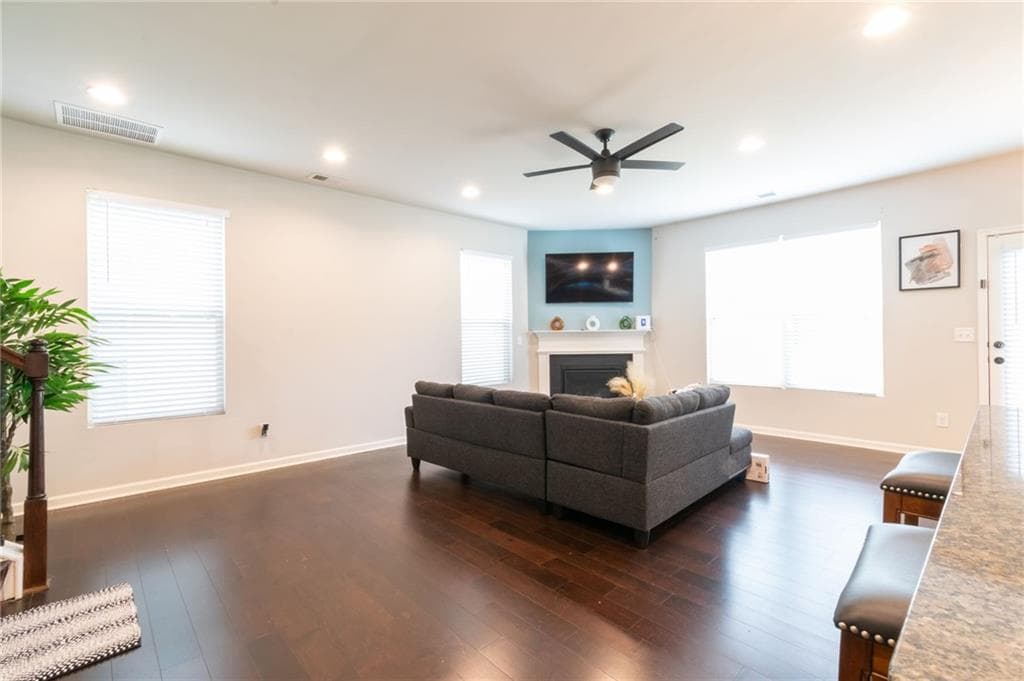 3 bedroom, 3 bathroom, 1,970 sq ft single family residence for rent at 576 Dasheill Lane, Atlanta, GA 30349 for $3,500 a month — photo 9