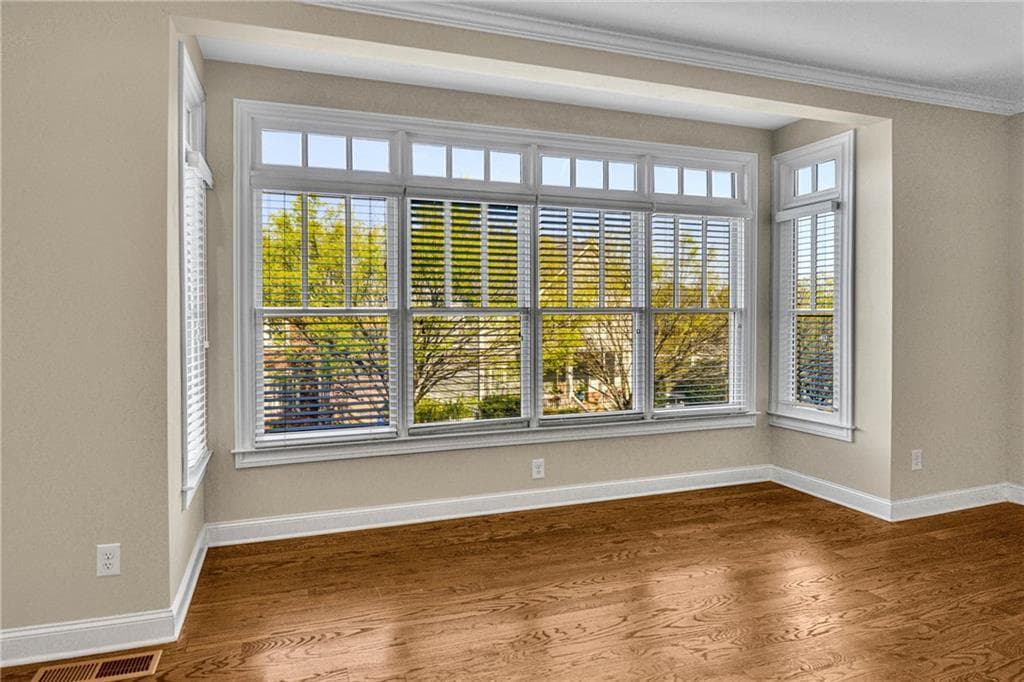 3 bedroom, 4 bathroom, 2,228 sq ft townhouse for rent at 1660 Gilstrap Lane, Atlanta, GA 30318 for $3,000 a month — photo 8