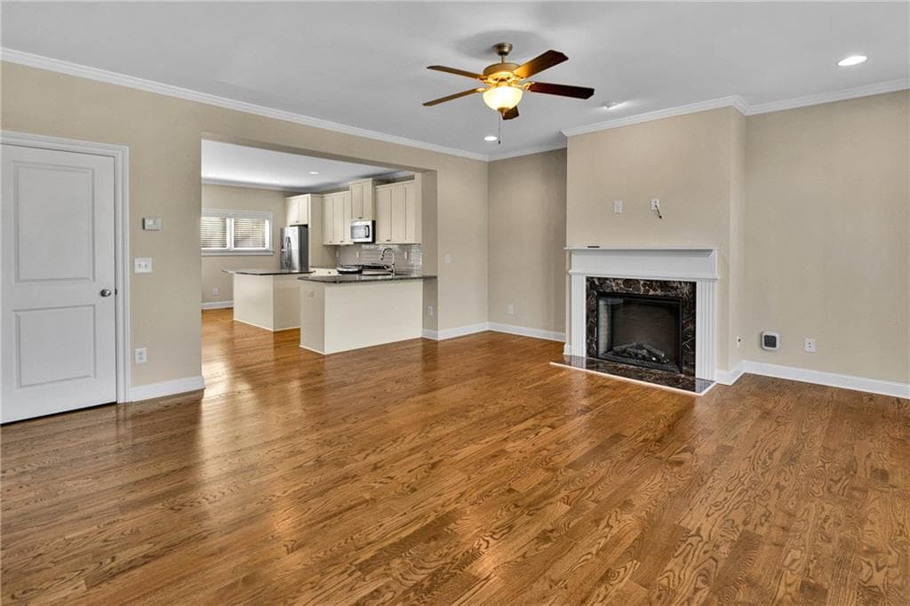 3 bedroom, 4 bathroom, 2,228 sq ft townhouse for rent at 1660 Gilstrap Lane, Atlanta, GA 30318 for $3,000 a month — photo 9