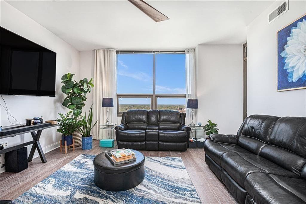 3 bedroom, 3 bathroom, 2,013 sq ft condominium for sale at 270 17th Street 4104, Atlanta, GA 30363 — photo 5