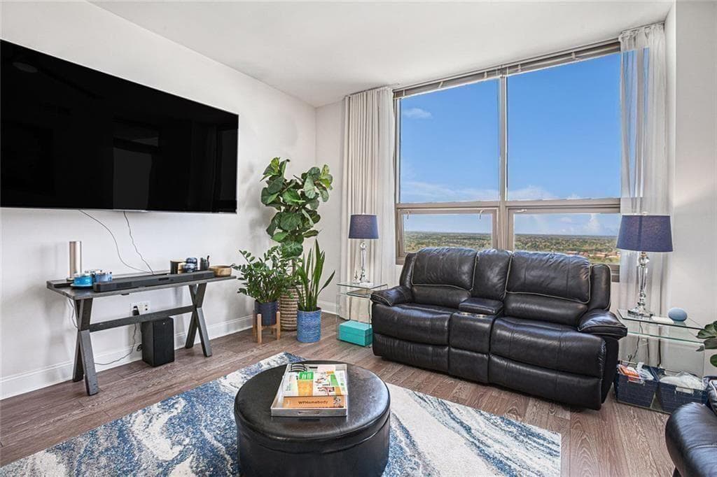 3 bedroom, 3 bathroom, 2,013 sq ft condominium for sale at 270 17th Street 4104, Atlanta, GA 30363 — photo 6