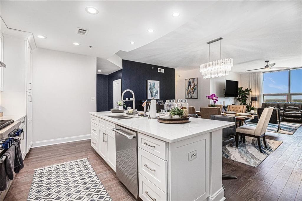 3 bedroom, 3 bathroom, 2,013 sq ft condominium for sale at 270 17th Street 4104, Atlanta, GA 30363 — photo 10