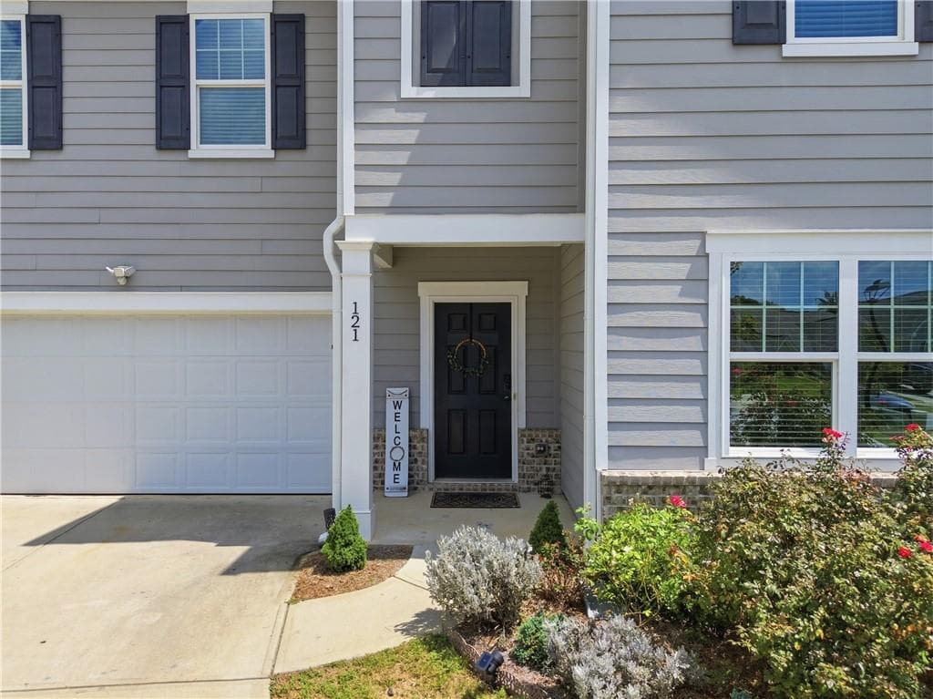 5 bedroom, 4 bathroom, 2,792 sq ft single family residence for rent at 121 Carnaby Street, Winder, GA 30680 for $2,400 a month — photo 4