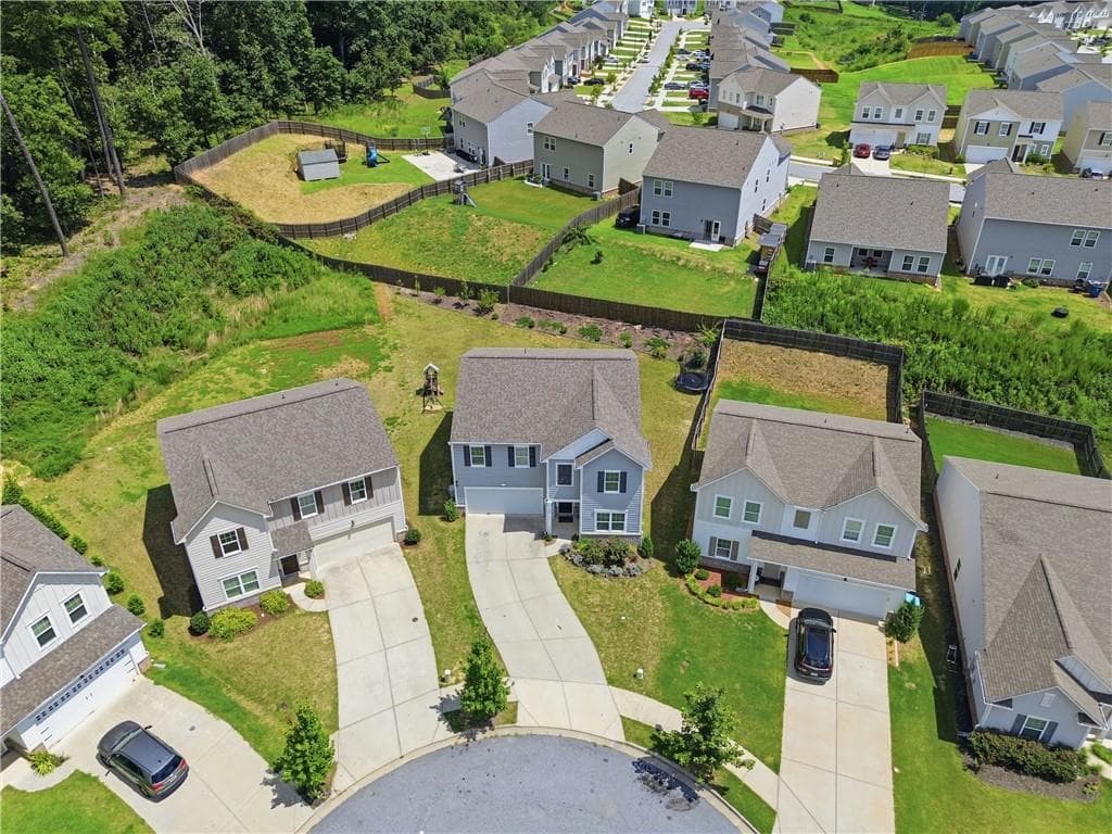 5 bedroom, 4 bathroom, 2,792 sq ft single family residence for rent at 121 Carnaby Street, Winder, GA 30680 for $2,400 a month — photo 5