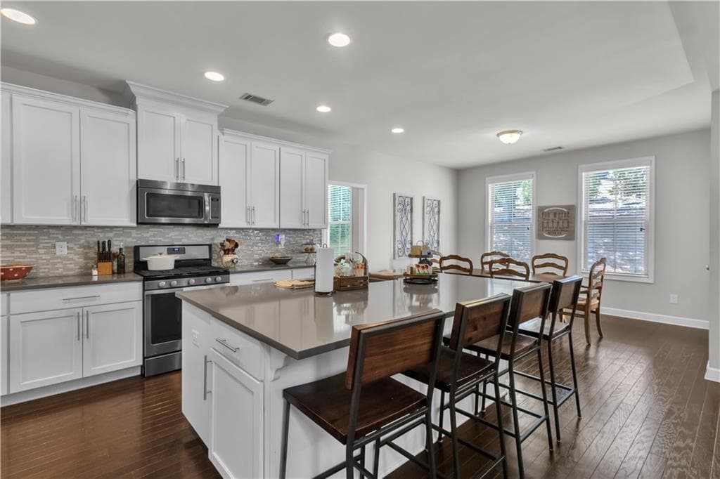 4 bedroom, 3 bathroom, 3,018 sq ft single family residence for sale at 7016 Dove Point Lane, Hoschton, GA 30548 — photo 10