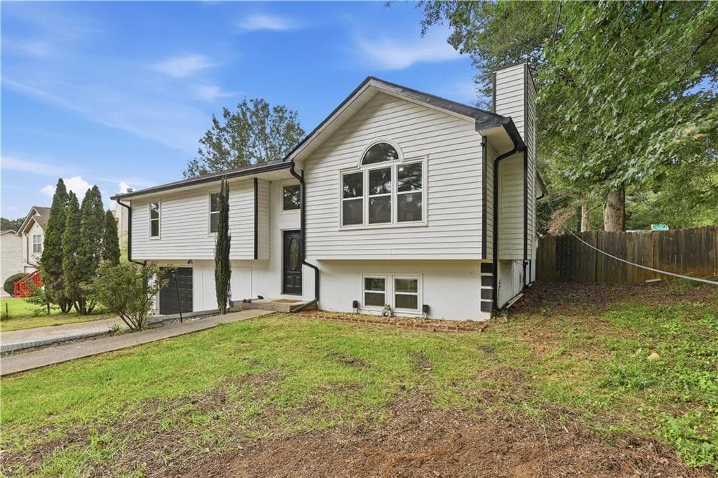 4 bedroom, 3 bathroom, 1,854 sq ft single family residence under contract at 6180 Britt Road, Mableton, GA 30126 — photo 4