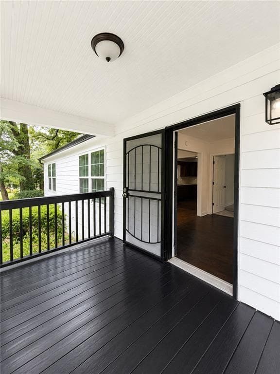 3 bedroom, 2 bathroom, 1,383 sq ft single family residence under contract at 2131 Pryor Road, Atlanta, GA 30315 — photo 4