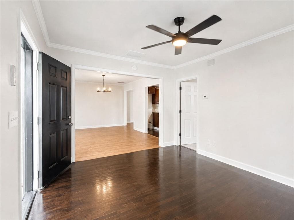 3 bedroom, 2 bathroom, 1,383 sq ft single family residence under contract at 2131 Pryor Road, Atlanta, GA 30315 — photo 6