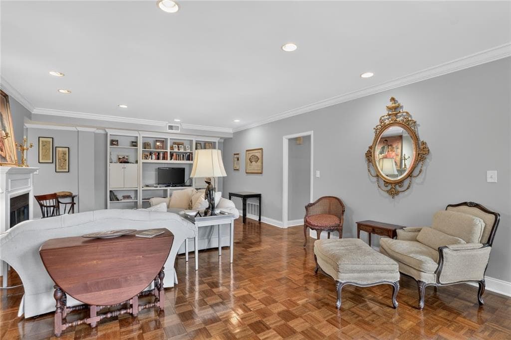 2 bedroom, 2 bathroom, 1,800 sq ft condominium for sale at 2734 Peachtree Road A201, Atlanta, GA 30305 — photo 4