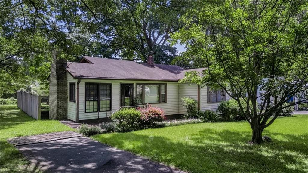 2 bedroom, 1 bathroom, 1,150 sq ft single family residence sold at 242 Oak Ridge Drive, Marietta, GA 30060