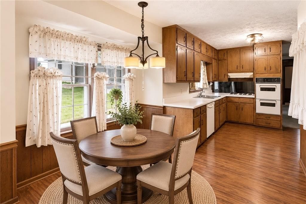 3 bedroom, 2 bathroom, 1,629 sq ft single family residence for sale at 2171 Pinehurst Road, Snellville, GA 30078 — photo 4