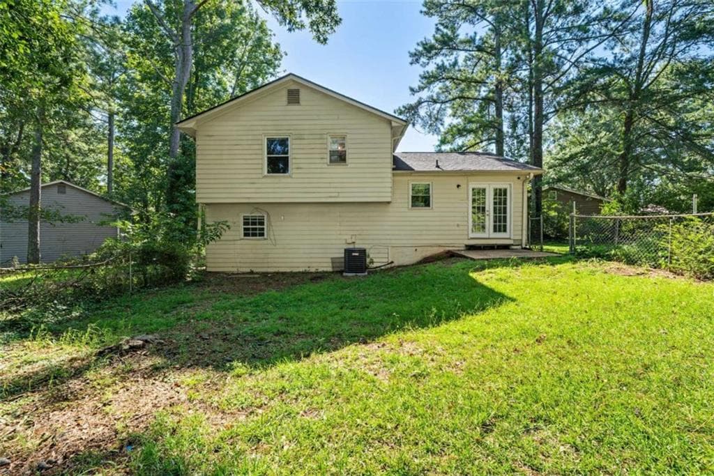 5 bedroom, 3 bathroom, 1,000 sq ft single family residence under contract at 576 Dove Tail Court, Conyers, GA 30013 — photo 4