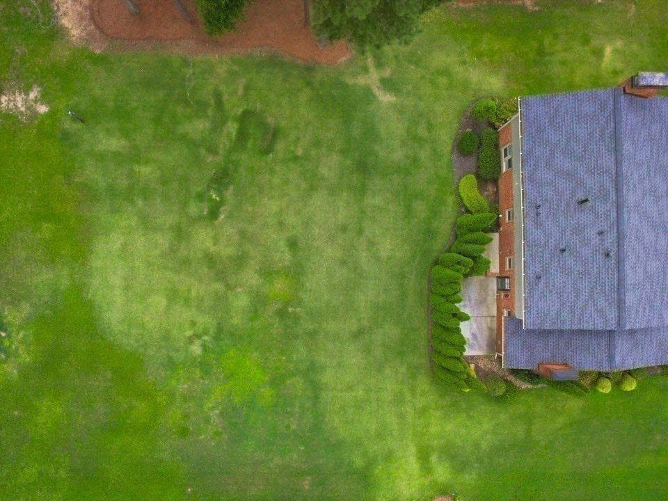 4 bedroom, 3 bathroom, 2,447 sq ft single family residence for sale at 647 Shannon Green Circle, Mableton, GA 30126 — photo 2
