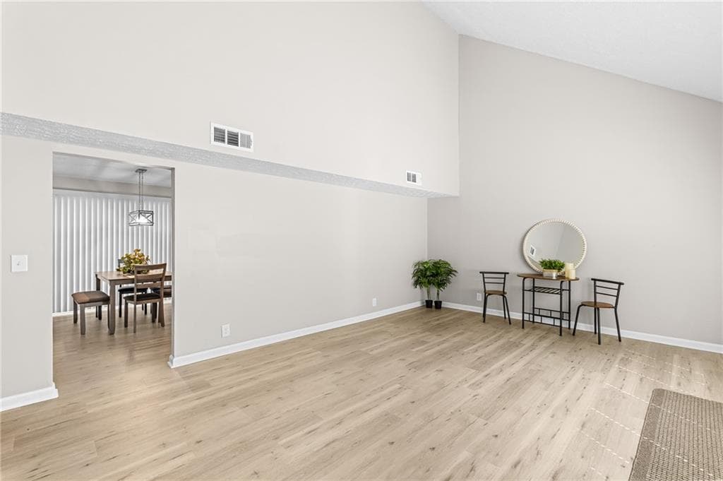 4 bedroom, 2 bathroom, 1,518 sq ft single family residence for sale at 218 Kipling Way, Riverdale, GA 30274 — photo 5