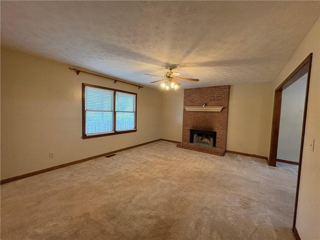 3 bedroom, 3 bathroom, 1,664 sq ft single family residence for sale at 4830 Squirrel Creek Drive, Gainesville, GA 30506 — photo 7
